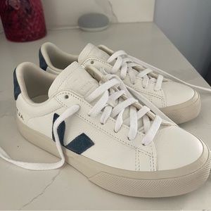 VEJA Campo Leather Sneaker (women’s) NWB